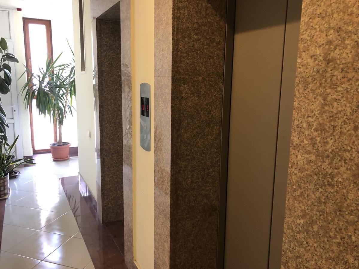 Отели типа «постель и завтрак» 8th Floor B&B Ереван-12